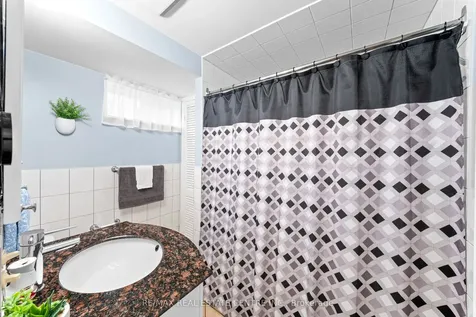 24 Linkdale Road Brampton ON L6V 2Y4