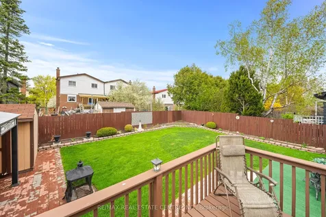 24 Linkdale Road Brampton ON L6V 2Y4