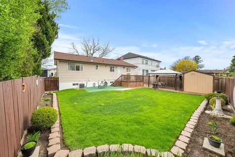24 Linkdale Road Brampton ON L6V 2Y4