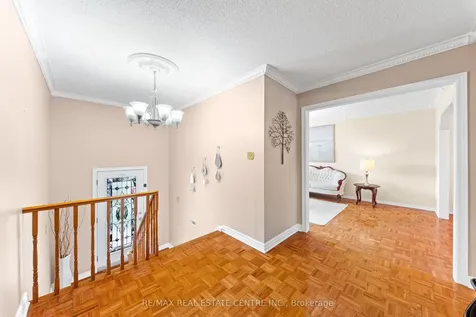 24 Linkdale Road Brampton ON L6V 2Y4