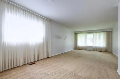 2055 Family Crescent Mississauga ON L4X 1G7