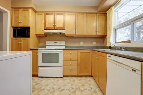 2055 Family Crescent Mississauga ON L4X 1G7