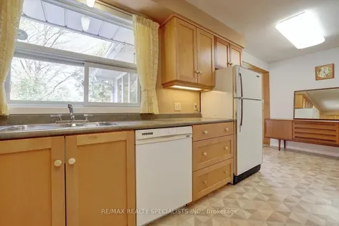 2055 Family Crescent Mississauga ON L4X 1G7