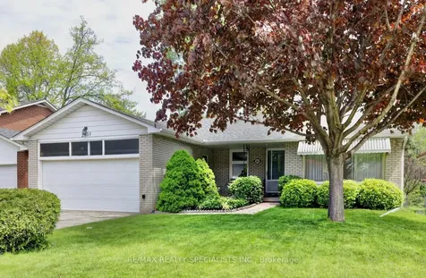 2055 Family Crescent Mississauga ON L4X 1G7