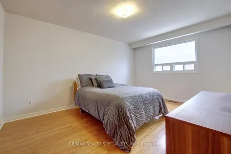 2055 Family Crescent Mississauga ON L4X 1G7