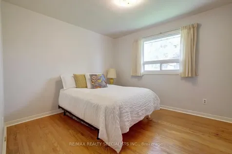 2055 Family Crescent Mississauga ON L4X 1G7