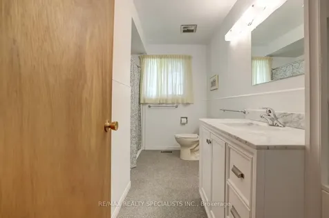 2055 Family Crescent Mississauga ON L4X 1G7