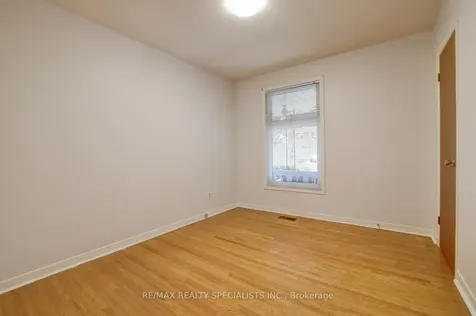 2055 Family Crescent Mississauga ON L4X 1G7