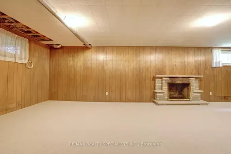 2055 Family Crescent Mississauga ON L4X 1G7