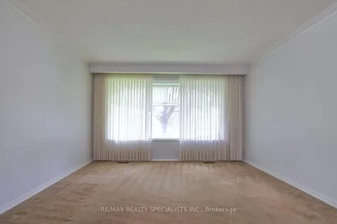 2055 Family Crescent Mississauga ON L4X 1G7