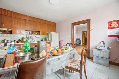 174 Lansdowne Avenue Toronto ON M6K 2V9
