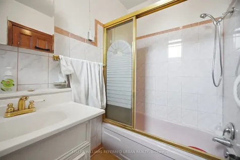 174 Lansdowne Avenue Toronto ON M6K 2V9