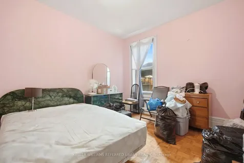 174 Lansdowne Avenue Toronto ON M6K 2V9
