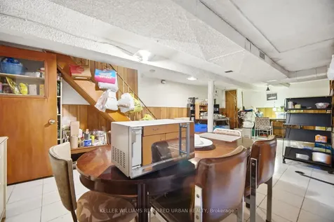 174 Lansdowne Avenue Toronto ON M6K 2V9
