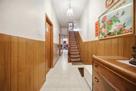 174 Lansdowne Avenue Toronto ON M6K 2V9