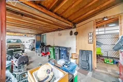 174 Lansdowne Avenue Toronto ON M6K 2V9