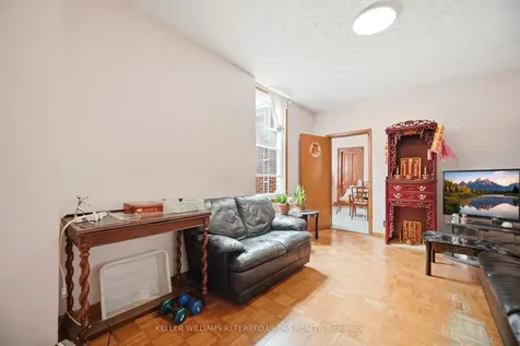 174 Lansdowne Avenue Toronto ON M6K 2V9