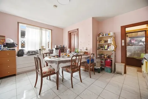 174 Lansdowne Avenue Toronto ON M6K 2V9