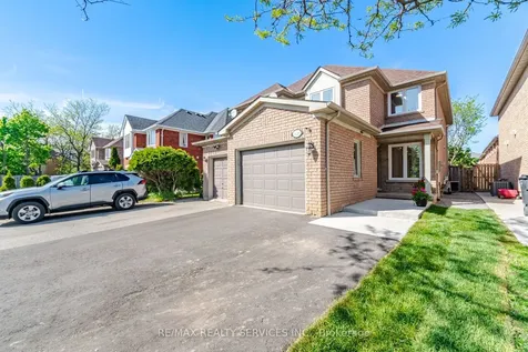 3229 Fanleaf Drive Mississauga ON L5N 7C8