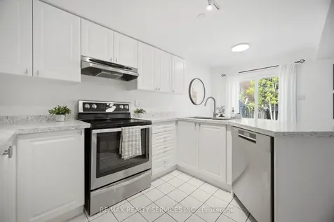 3229 Fanleaf Drive Mississauga ON L5N 7C8