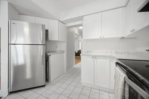 3229 Fanleaf Drive Mississauga ON L5N 7C8