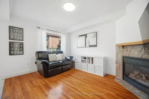 3229 Fanleaf Drive Mississauga ON L5N 7C8