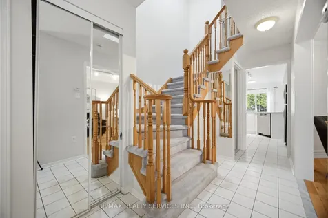 3229 Fanleaf Drive Mississauga ON L5N 7C8