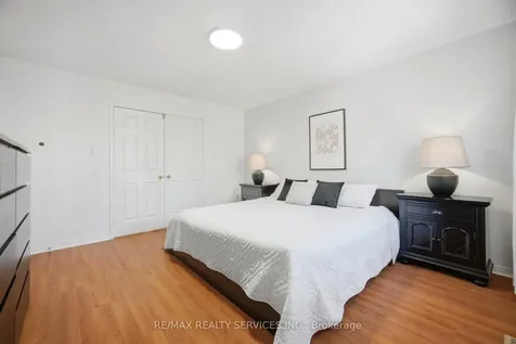 3229 Fanleaf Drive Mississauga ON L5N 7C8