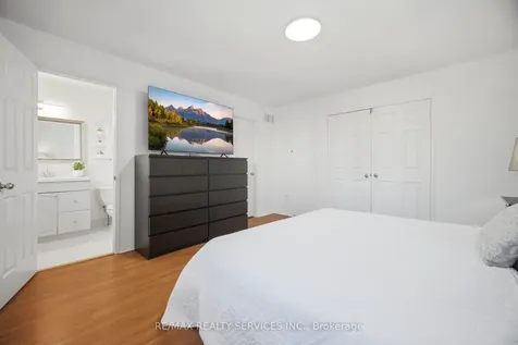 3229 Fanleaf Drive Mississauga ON L5N 7C8