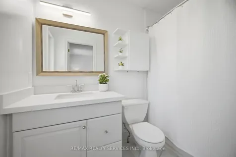3229 Fanleaf Drive Mississauga ON L5N 7C8