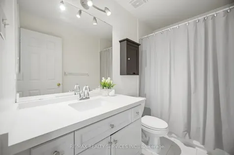 3229 Fanleaf Drive Mississauga ON L5N 7C8