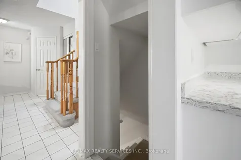 3229 Fanleaf Drive Mississauga ON L5N 7C8