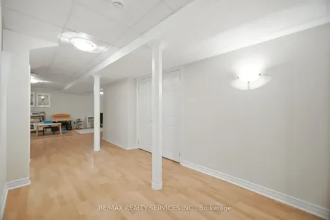 3229 Fanleaf Drive Mississauga ON L5N 7C8