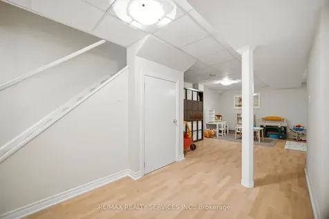 3229 Fanleaf Drive Mississauga ON L5N 7C8