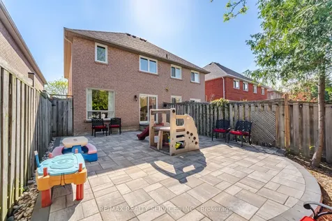 3229 Fanleaf Drive Mississauga ON L5N 7C8