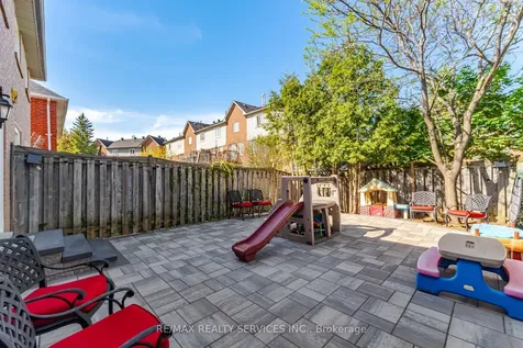 3229 Fanleaf Drive Mississauga ON L5N 7C8