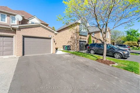 3229 Fanleaf Drive Mississauga ON L5N 7C8