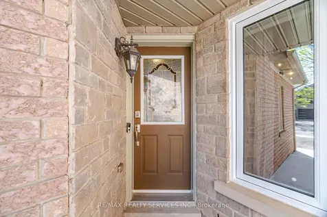 3229 Fanleaf Drive Mississauga ON L5N 7C8