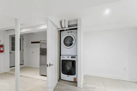 1220 Windbrook Grove Mississauga ON L5V 2V1