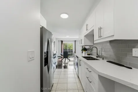 1220 Windbrook Grove Mississauga ON L5V 2V1