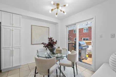 8 Dawson Crescent Milton ON L9T 5H8