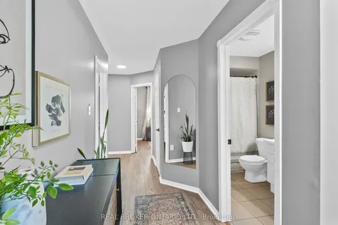 8 Dawson Crescent Milton ON L9T 5H8