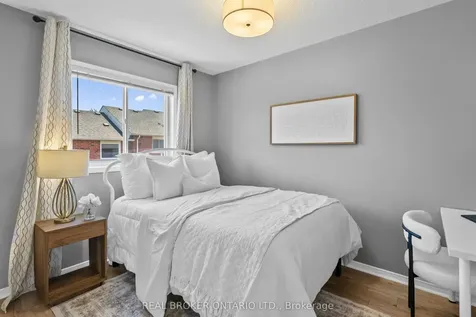 8 Dawson Crescent Milton ON L9T 5H8