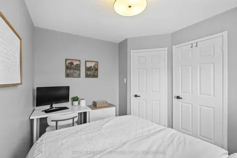 8 Dawson Crescent Milton ON L9T 5H8