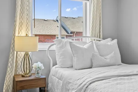 8 Dawson Crescent Milton ON L9T 5H8