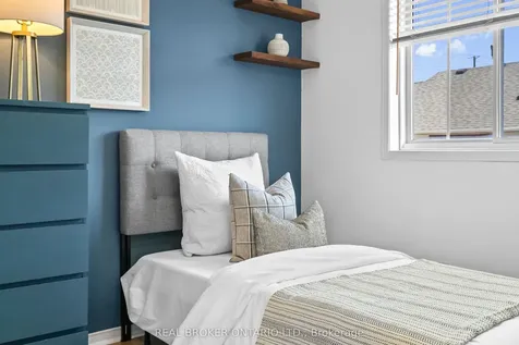8 Dawson Crescent Milton ON L9T 5H8