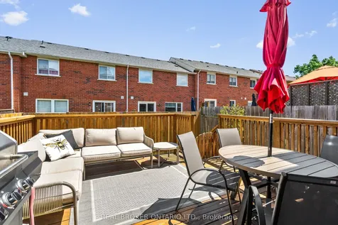 8 Dawson Crescent Milton ON L9T 5H8