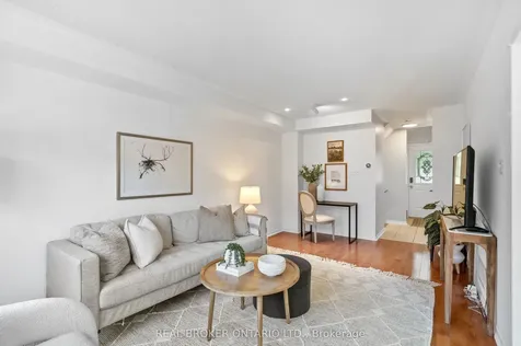 8 Dawson Crescent Milton ON L9T 5H8