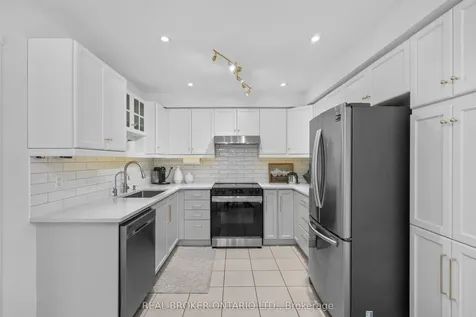 8 Dawson Crescent Milton ON L9T 5H8