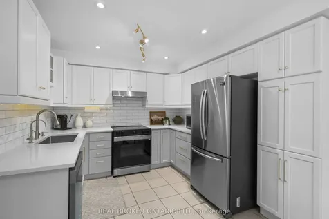 8 Dawson Crescent Milton ON L9T 5H8